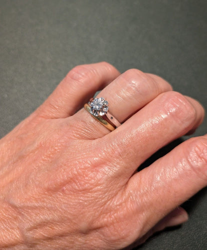 Bague 53 Bague solitaire diamant taille brillant en or blanc 18 ct et platine 58 Facettes Bague