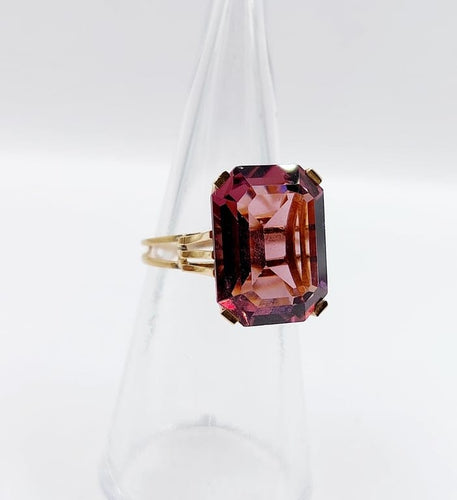 Bague 49.5 Bague cocktail vintage - Bague en or 18k et verre violet 58 Facettes A06830