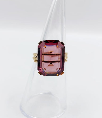 Bague 49.5 Bague cocktail vintage - Bague en or 18k et verre violet 58 Facettes A06830