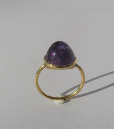 Bague 54 Bague en or jaune et améthyste pain de sucre 7 ct, circa 1910 58 Facettes Bague