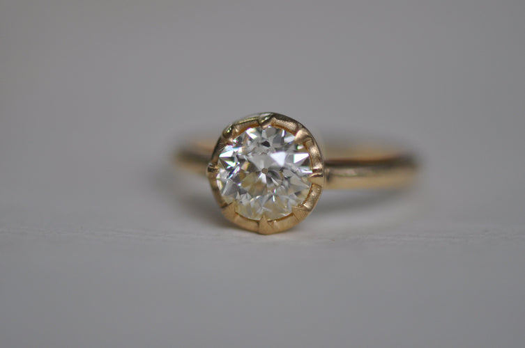 Bague Bague en or jaune 18 K sertie d’un diamant taille ancienne 1,26 ct 58 Facettes