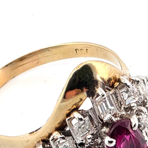 Bague 61 Bague en or jaune 18 ct avec rubis et diamants 58 Facettes 532 D OC