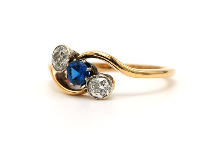 Bague 54 Bague Art nouveau en or jaune, saphir et diamants 58 Facettes B807
