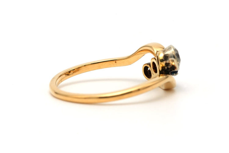 Bague 54 Bague Art nouveau en or jaune, saphir et diamants 58 Facettes B807