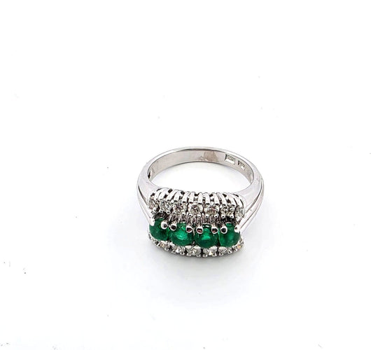 Bague 53 Bague en or blanc 18 ct avec émeraudes et diamants 58 Facettes 96/26 G SHD 46/26