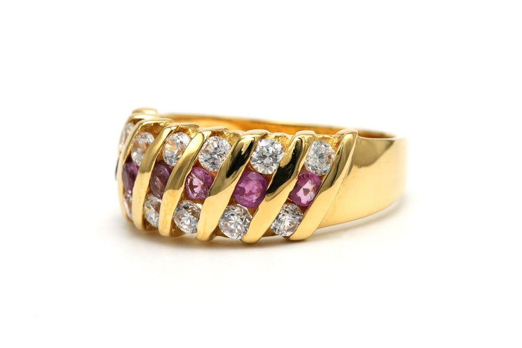 Bague 54 Bague contemporaine sertie de rubis et diamants en or jaune 18 carats 58 Facettes 21796