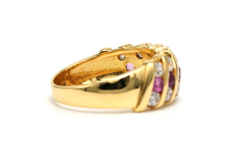 Bague 54 Bague contemporaine sertie de rubis et diamants en or jaune 18 carats 58 Facettes 21796