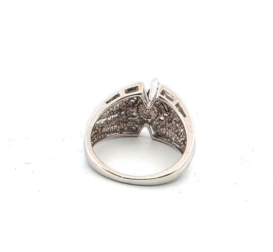 Bague 51 Bague en or blanc avec diamants 58 Facettes 1831 L 182 25