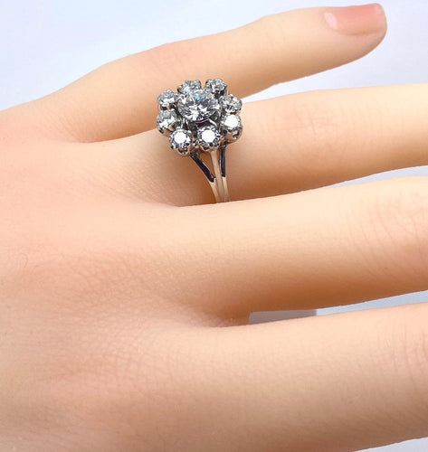Bague 49 Bague marguerite en or blanc 18 carats et platine avec diamants 58 Facettes AB686