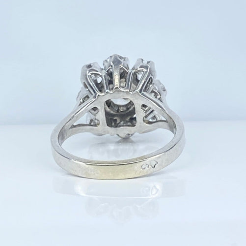 Bague 49 Bague marguerite en or blanc 18 carats et platine avec diamants 58 Facettes AB686