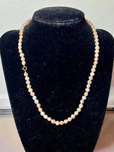 Collier Collier 77 perles de culture d’eau douce 45 cm en or jaune 750 58 Facettes 857