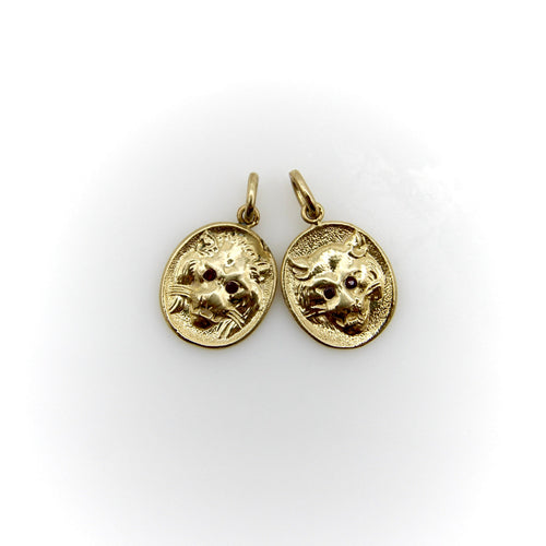Cute-As-A-Button - Pendentif ou breloque tête de lionne en or 14K et rubis 58 Facettes