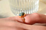 Bague cabochon ovale en or jaune 18 carats et pierre bleue 58 Facettes 3934