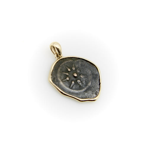 Pendentif Pendentif pièce antique « widow’s mite » en or 14K 58 Facettes A2007E
