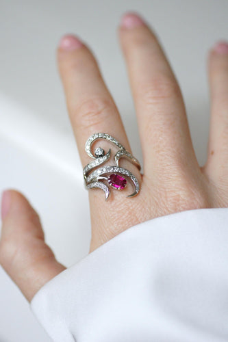Bague 61 Arabesque - Bague en or blanc rubis birman et diamants 58 Facettes