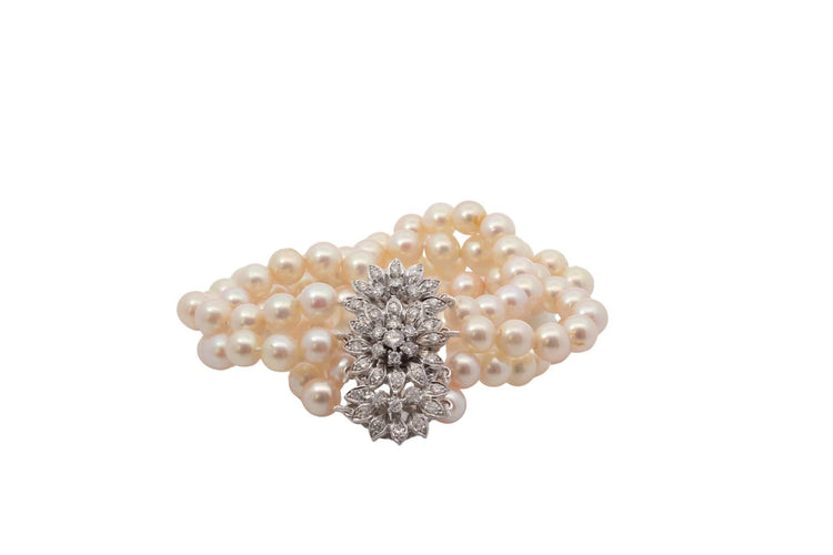 Bracelet Bracelet en perles de culture avec fermoir en diamants 58 Facettes 27906