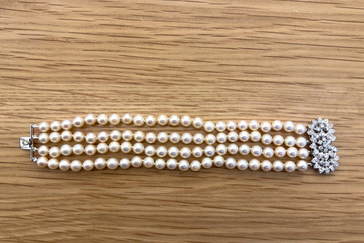 Bracelet Bracelet en perles de culture avec fermoir en diamants 58 Facettes 27906