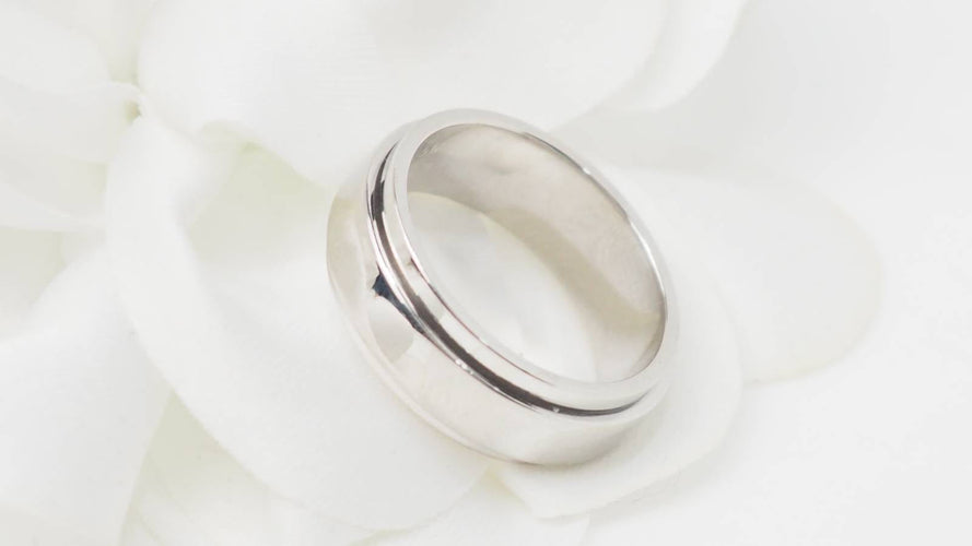 Bague 56 Piaget Possession - Alliance en or blanc 18 kt 58 Facettes 30246
