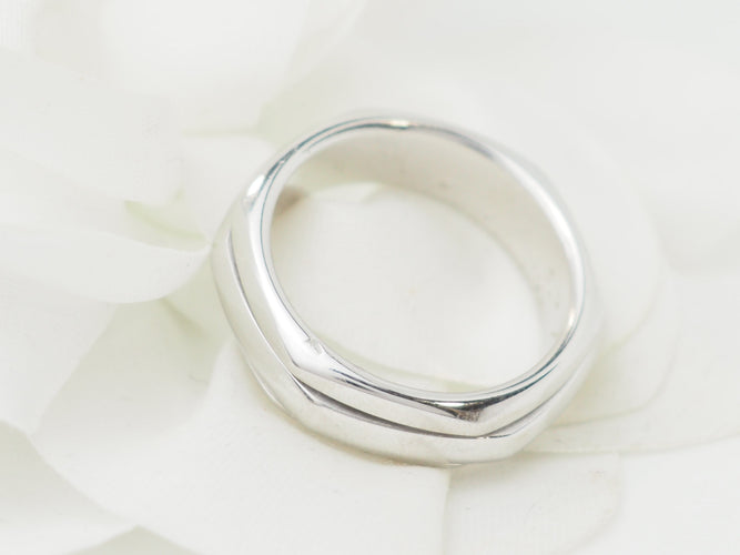 Bague 54 Piaget Possession - Alliance en or blanc 18 kt 58 Facettes 31621