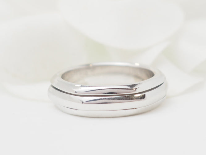 Bague 54 Piaget Possession - Alliance en or blanc 18 kt 58 Facettes 31621