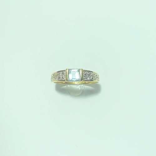 Bague 55.5 Bague en or jaune 18 carats avec diamants et pierre bleu clair 58 Facettes 260100