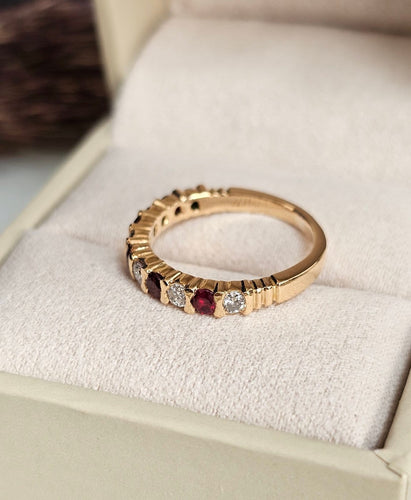 Bague 47 Bague demi-alliance rubis et diamants en or rose 18 carats 58 Facettes 697