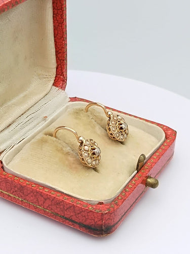 Boucles d'oreilles Boucles d'oreilles dormeuses anciennes en or rose 18K, perles et diamants 58 Facettes LH/151