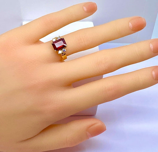 Bague 50 Bague en or jaune 18 carats au grenat et diamants 58 Facettes AB689