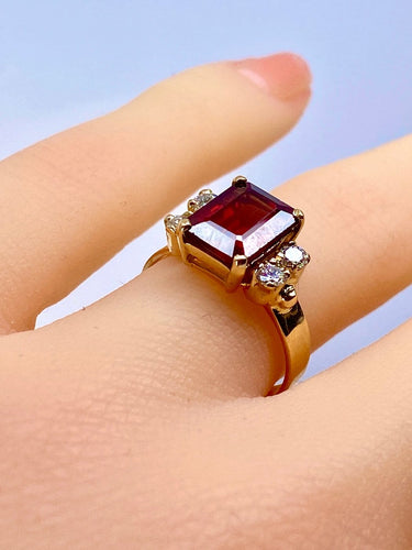 Bague 50 Bague en or jaune 18 carats au grenat et diamants 58 Facettes AB689