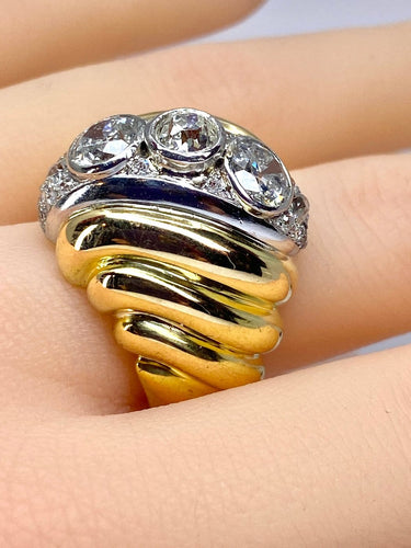 Bague 56 Bague godronnée en or jaune 18 carats et platine avec diamants 58 Facettes AB690