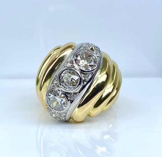 Bague 56 Bague godronnée en or jaune 18 carats et platine avec diamants 58 Facettes AB690