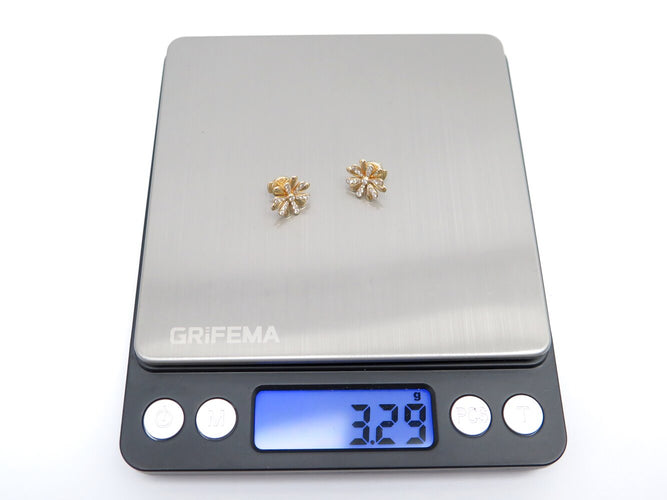 Boucles d'oreilles Poiray Flower PM - Boucles d'oreilles en or jaune 18k et diamants 0,27 ct 58 Facettes 273806