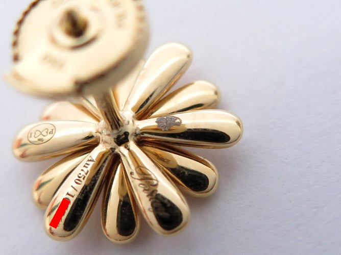 Boucles d'oreilles Poiray Flower PM - Boucles d'oreilles en or jaune 18k et diamants 0,27 ct 58 Facettes 273806
