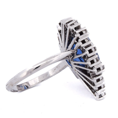 Bague 54 Bague en or blanc 18 kt avec saphir poire et diamants 58 Facettes AN P8 (05229)