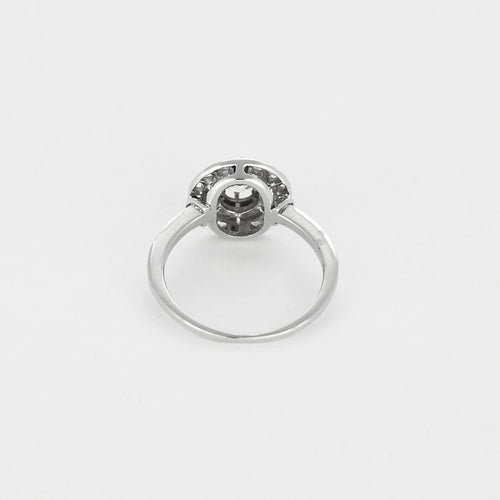 Bague 50 Charmante bague cible en or blanc et diamants 58 Facettes B260067