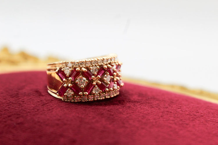 Bague 56 Bague large rubis et diamants en or jaune 58 Facettes 250630