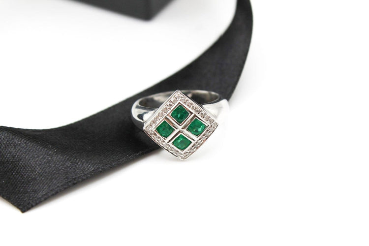 Bague 53 Bague carrée en or blanc avec émeraudes et diamants 58 Facettes 250442