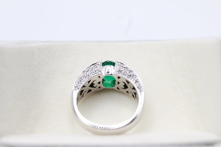 Bague 56 Bague jonc émeraude en or blanc 750 pavée de diamants 58 Facettes 250409