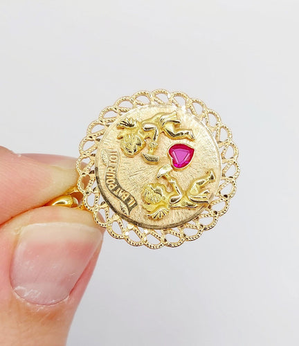 Pendentif Pendentif médaille d’amour en or rose 18k, rubis synthétique 58 Facettes A06908