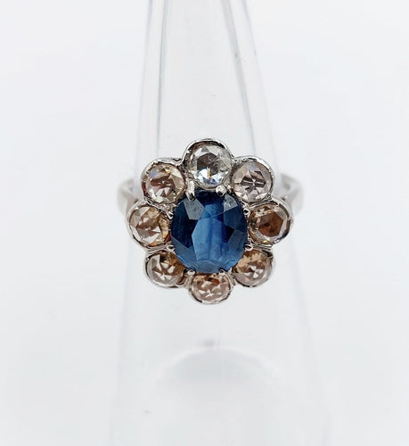 Bague 48 Bague marguerite antique en or blanc 18k et platine, saphir et diamants 58 Facettes A06876