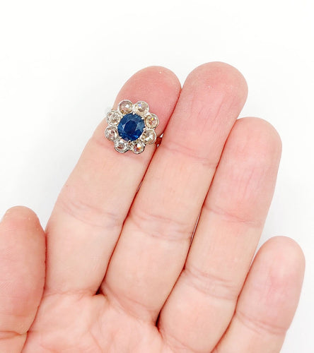Bague 48 Bague marguerite antique en or blanc 18k et platine, saphir et diamants 58 Facettes A06876