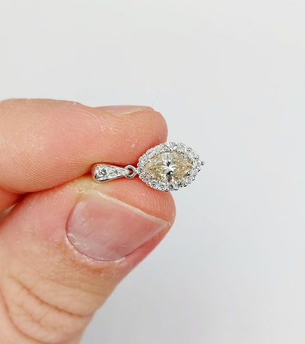Pendentif Pendentif vintage en or blanc 18k avec diamants, marquise 0,48 ct 58 Facettes A06888