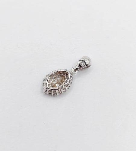 Pendentif Pendentif vintage en or blanc 18k avec diamants, marquise 0,48 ct 58 Facettes A06888