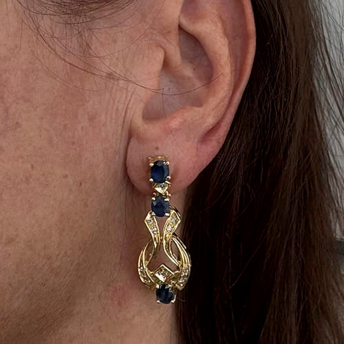 Boucles d'oreilles Boucles d’oreilles pendantes - Or jaune 18 ct, saphirs et diamants 58 Facettes 40862
