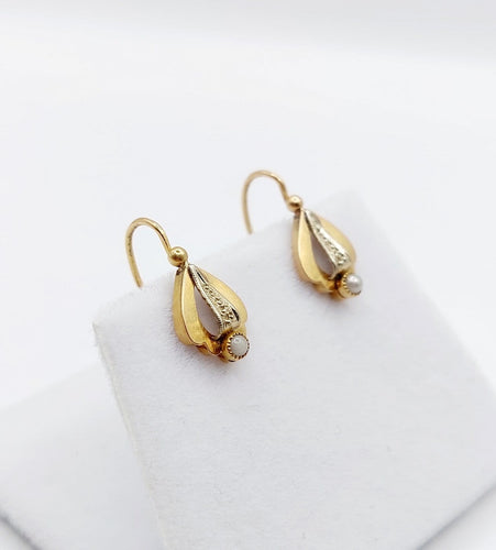 Boucles d'oreilles Dormeuses anciennes - Boucles d'oreilles en or 18k et semences de perles 58 Facettes A06902