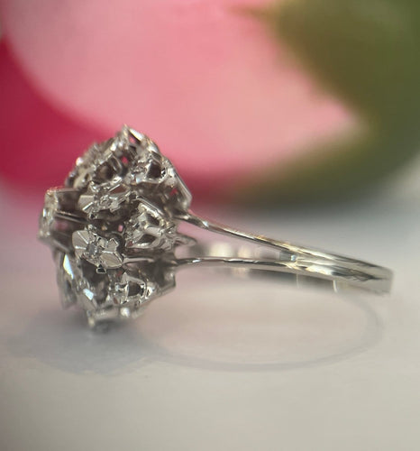 Bague 53 Bague rosette cluster vintage en or blanc 18 ct et diamants 58 Facettes ring