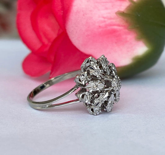 Bague 53 Bague rosette cluster vintage en or blanc 18 ct et diamants 58 Facettes ring