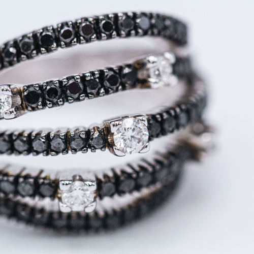 Bague BLACK&WHITE - Bague en or blanc 18 K et diamants 58 Facettes UKA000140CS