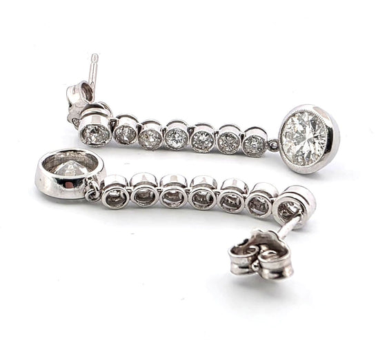 Boucles d'oreilles Boucles d’oreilles en or blanc 18 ct avec diamants 58 Facettes 1823 A SHD 161/25