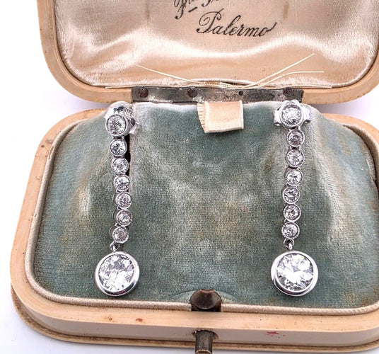 Boucles d'oreilles Boucles d’oreilles en or blanc 18 ct avec diamants 58 Facettes 1823 A SHD 161/25